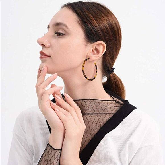 ✨ Tortoise Shell Hoops Earring✨ - Picture 1 of 3
